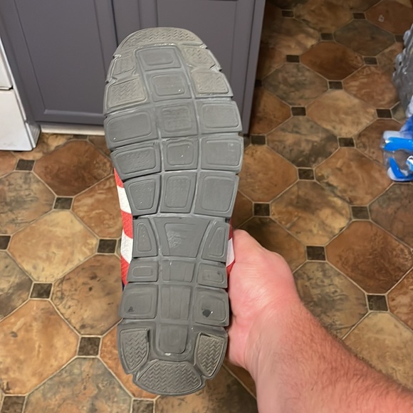 Size 13 trump tennis shoes. No real wear don’t fit any more had to go to a 14 - Picture 7 of 9